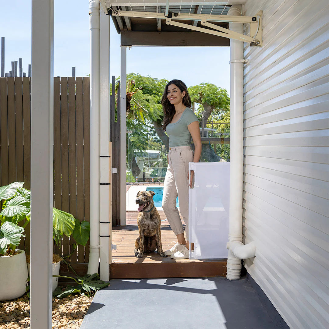 Hakuna Pets - Paw Proof Retractable Dog Gate