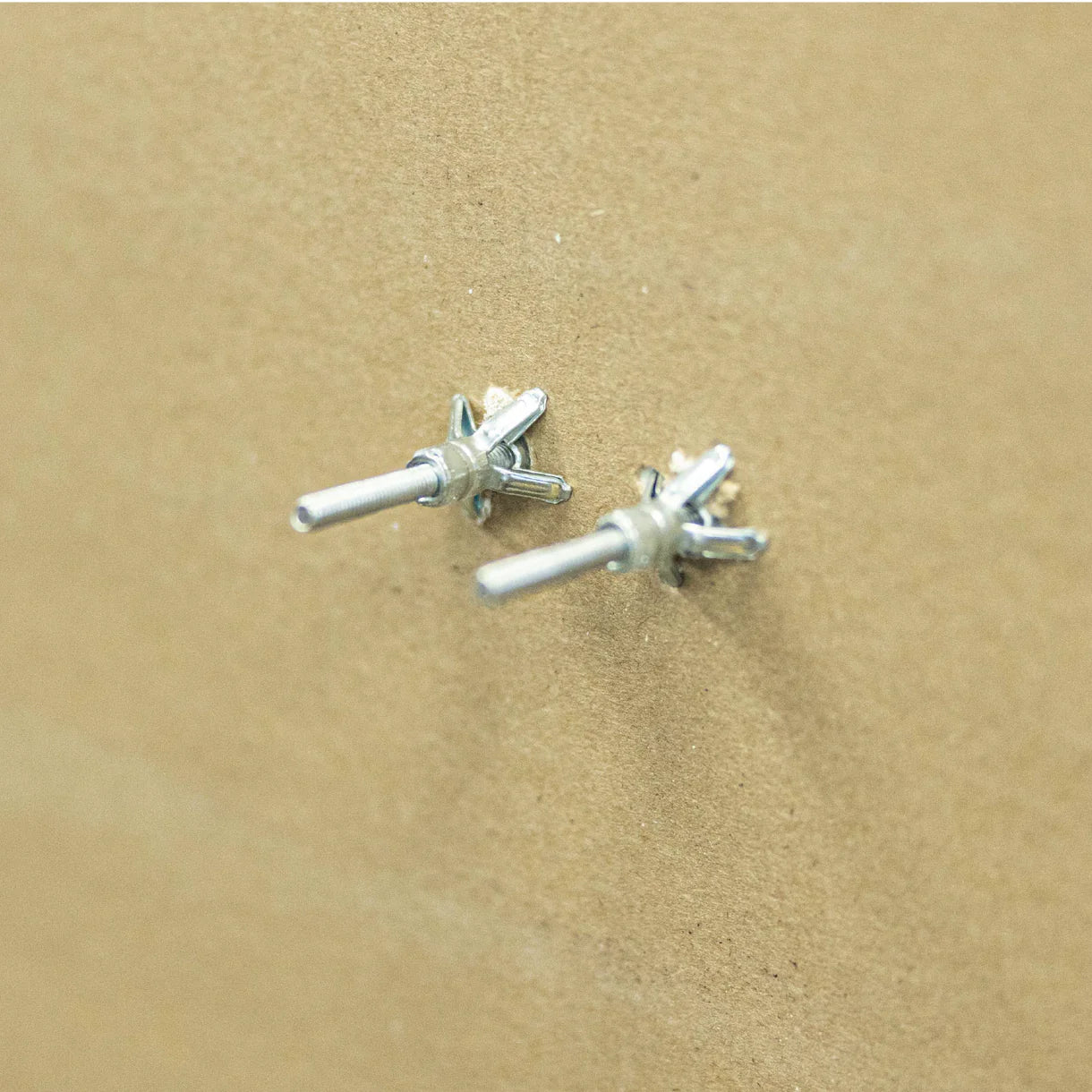 Hakuna Pets - Plasterboard Fixings Kit