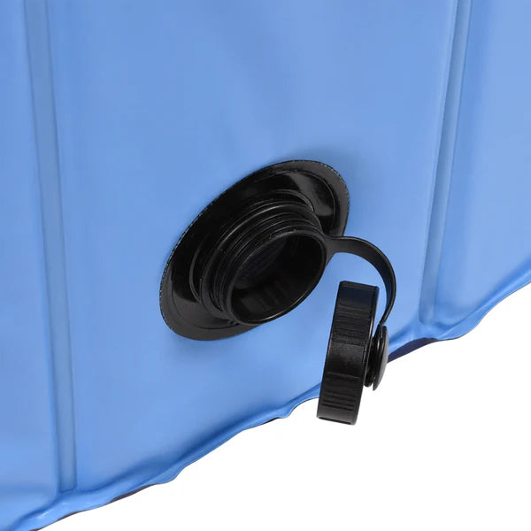 Close-up of a blue container with a black cap and valve on a white background at et Pet Servo