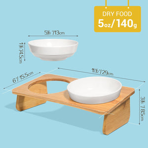 Wooden pet feeder with a white bowl on a blue background, showing dimensions and dry food weight at Pet Servo