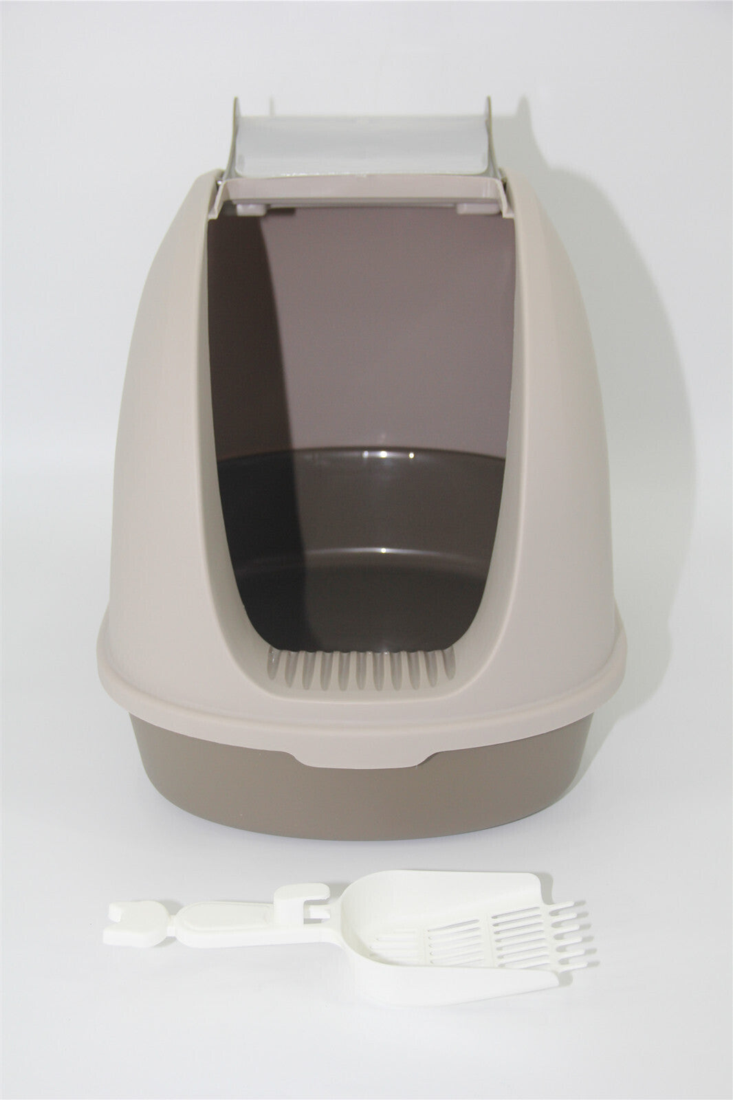 Pet litter box with a scoop on a white background at Pet Servo