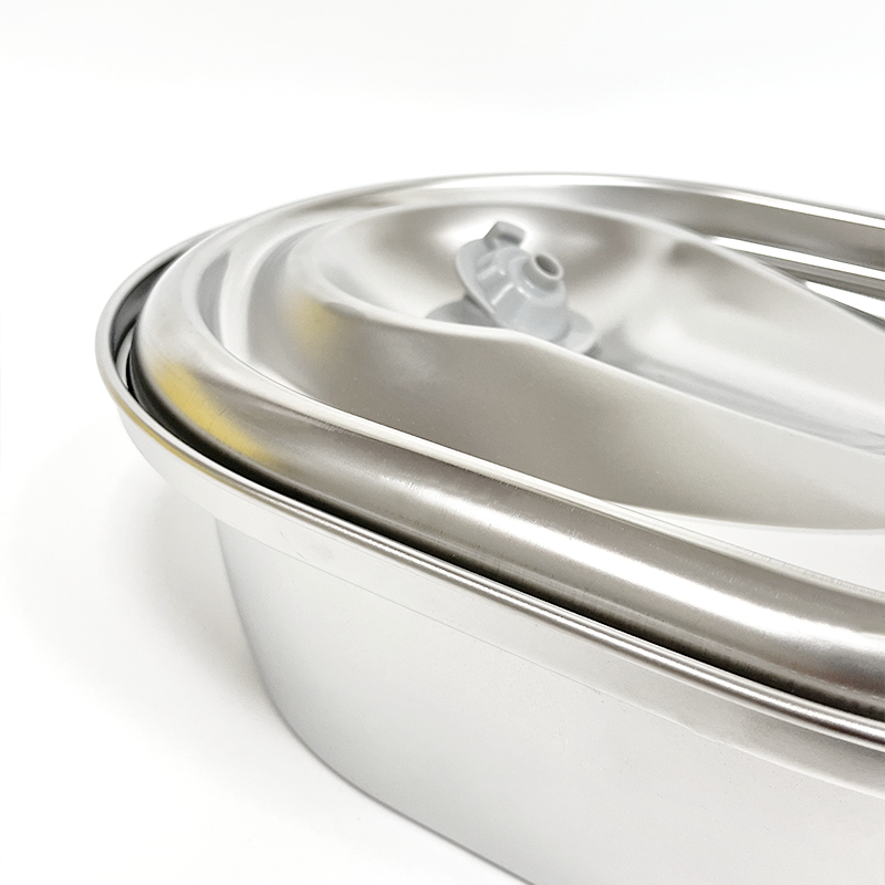 Stainless steel container with lid on a white background at Pet Servo