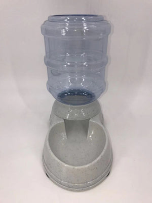 Pet water bottle with a gray base on a white background at Pet Servo